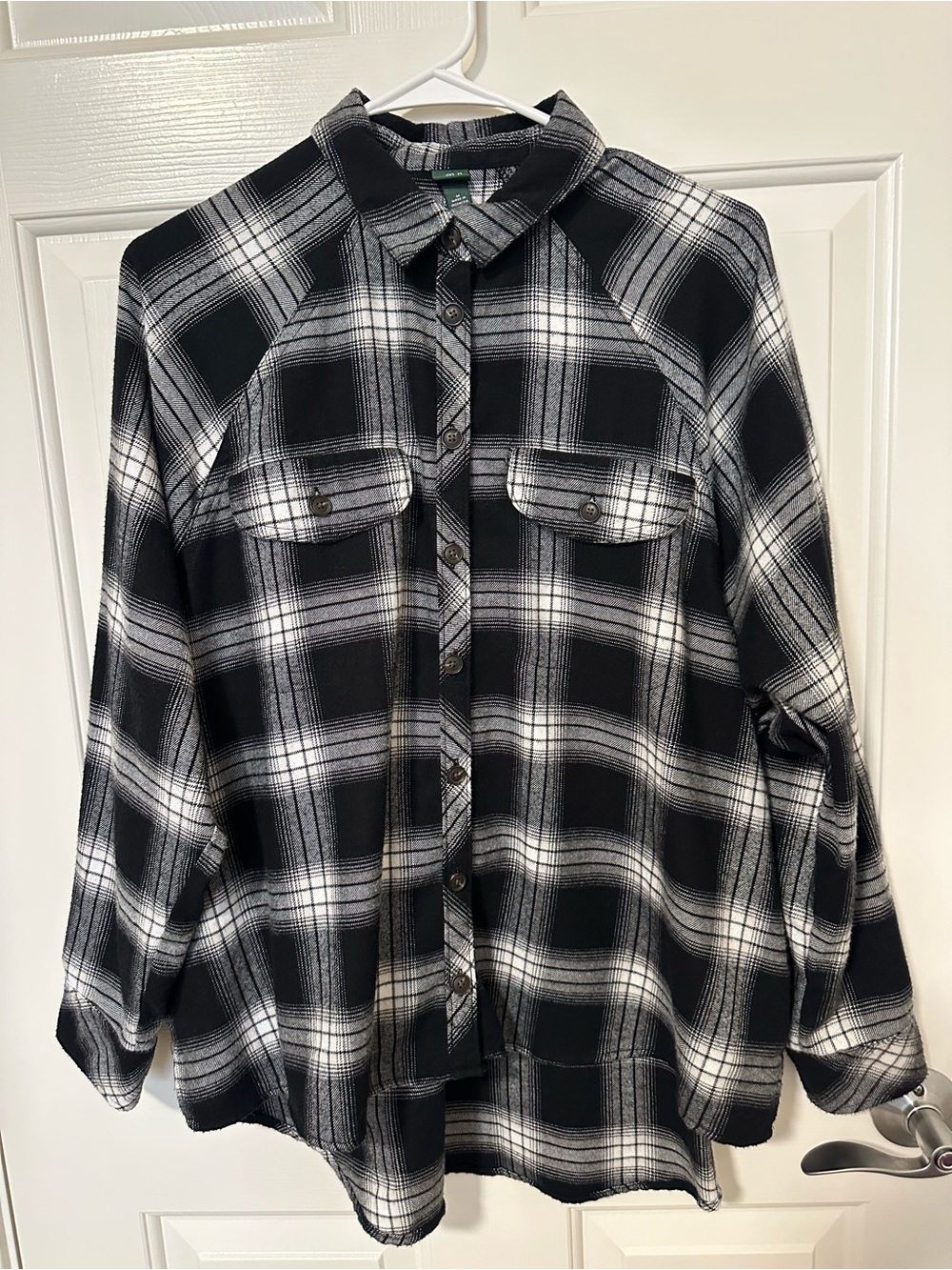 Wild Fable Oversized Plaid Button-Down Flannel Shirt Black White Women's Medium